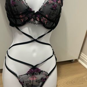 Victoria’s Secret Very Sexy Bodysuit. Size Xl